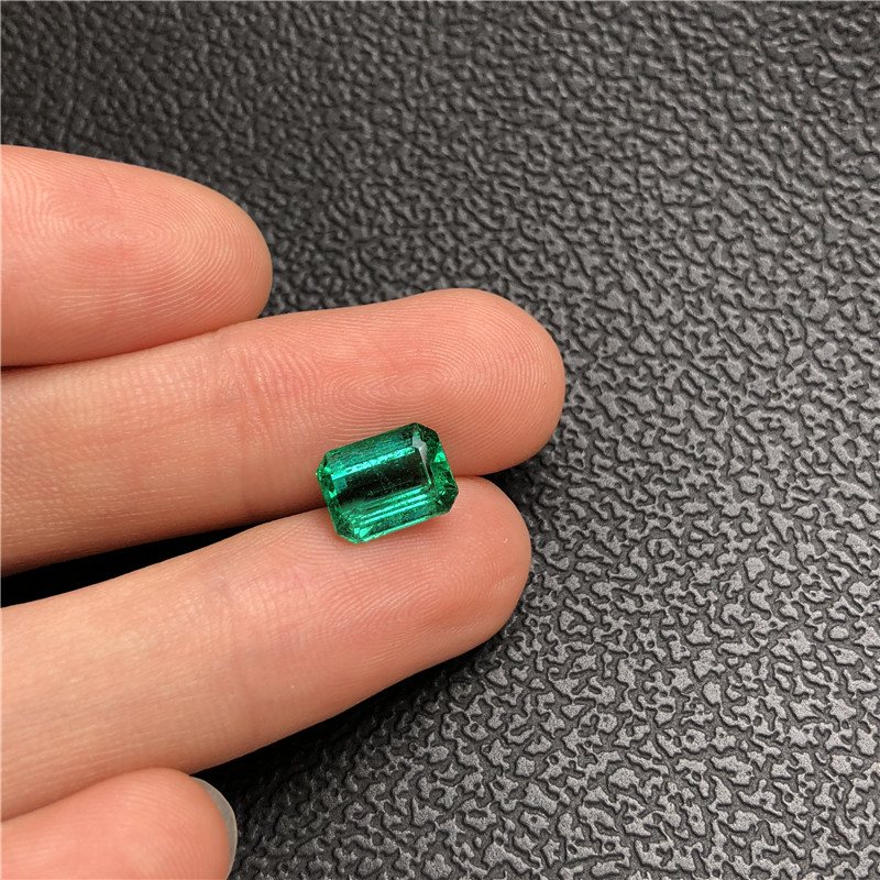 赞比亚祖母绿裸石2.78ct vivid green none