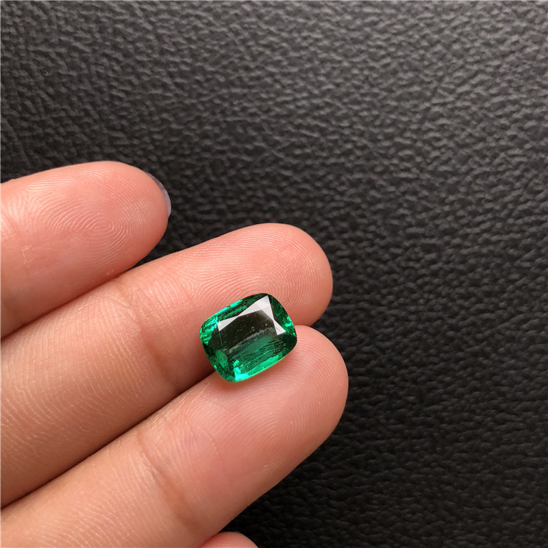 赞比亚祖母绿裸石2.82ct intense green none