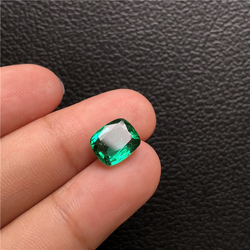 赞比亚祖母绿裸石2.82ct intense green none