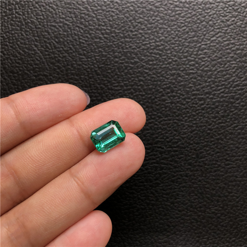 赞比亚祖母绿裸石2.84ct medium green minor