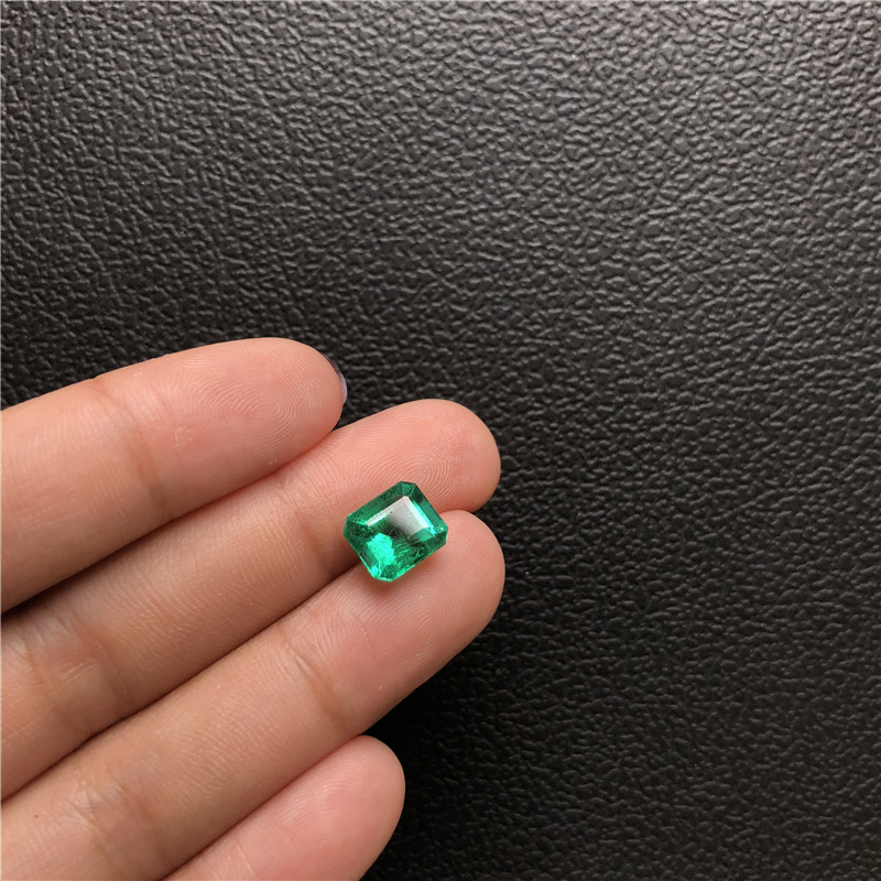 赞比亚祖母绿裸石2.86ct intense green minor