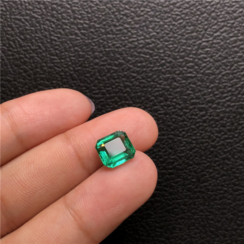 赞比亚祖母绿裸石2.94ct intense green none