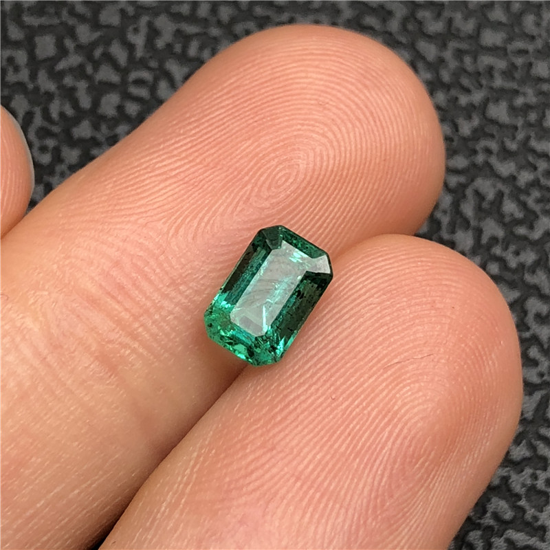 赞比亚祖母绿裸石0.93ct