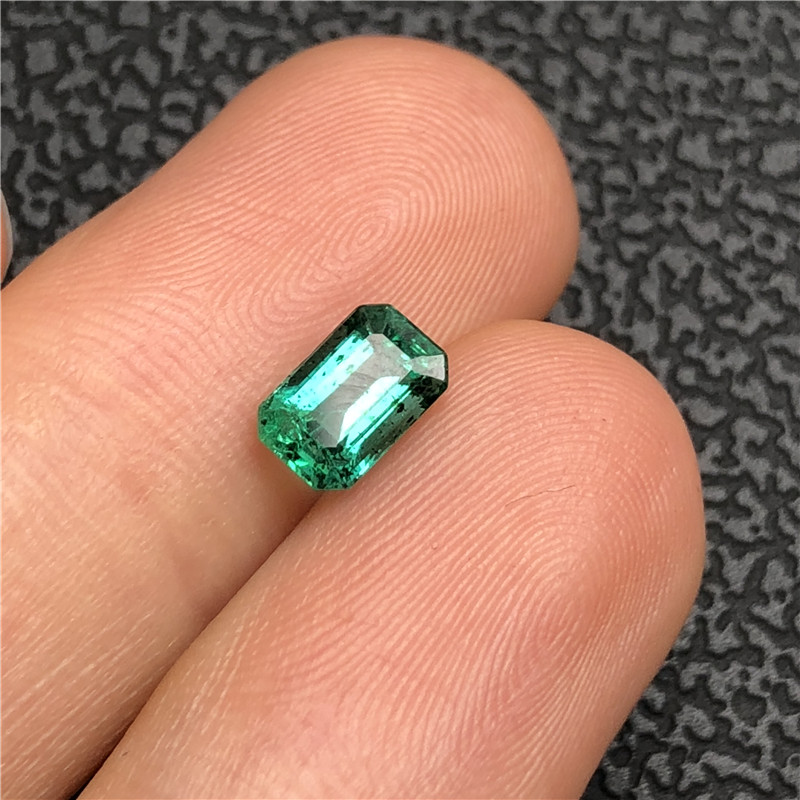 赞比亚祖母绿裸石0.93ct