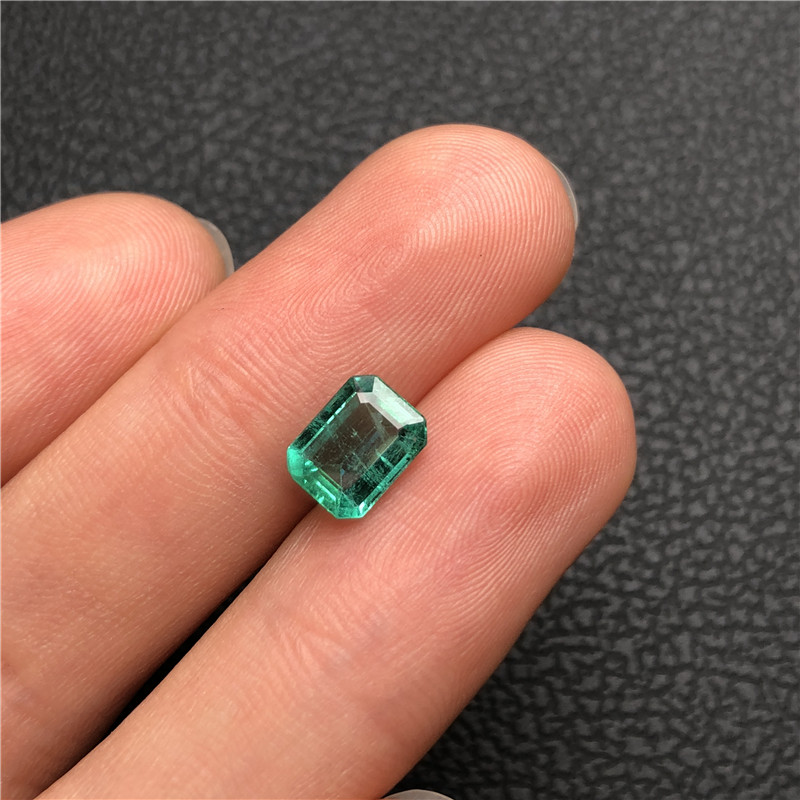 赞比亚祖母绿裸石1.57ct
