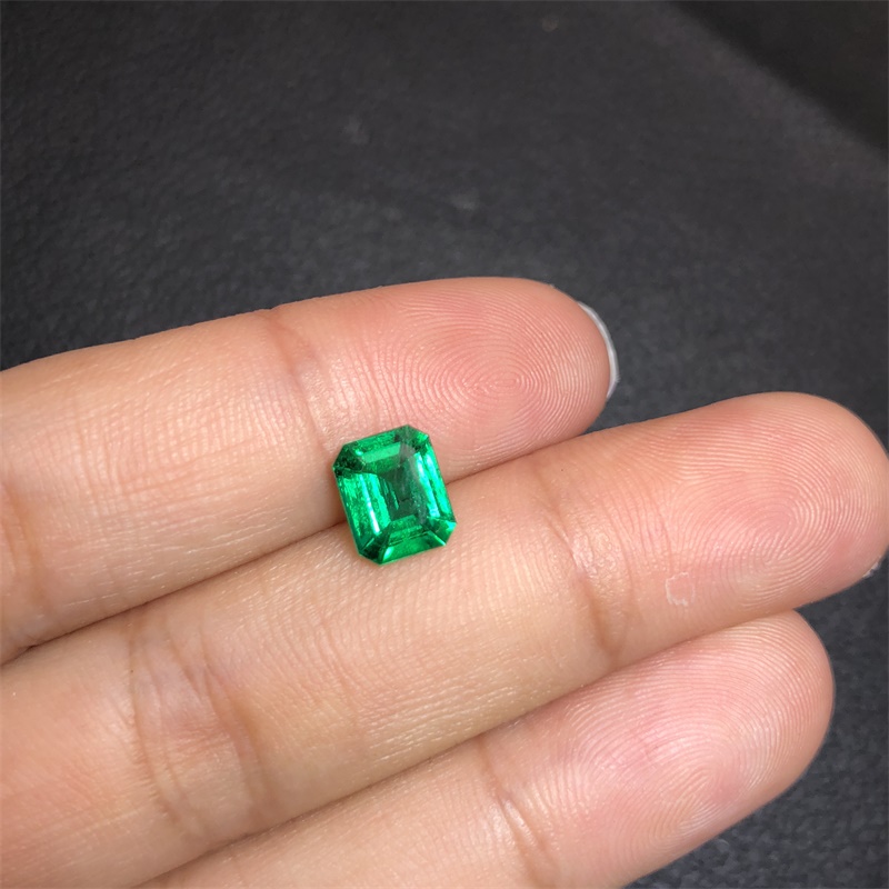 哥伦比亚祖母绿裸石 1.26ct GRS证书 vivid green Insignificant