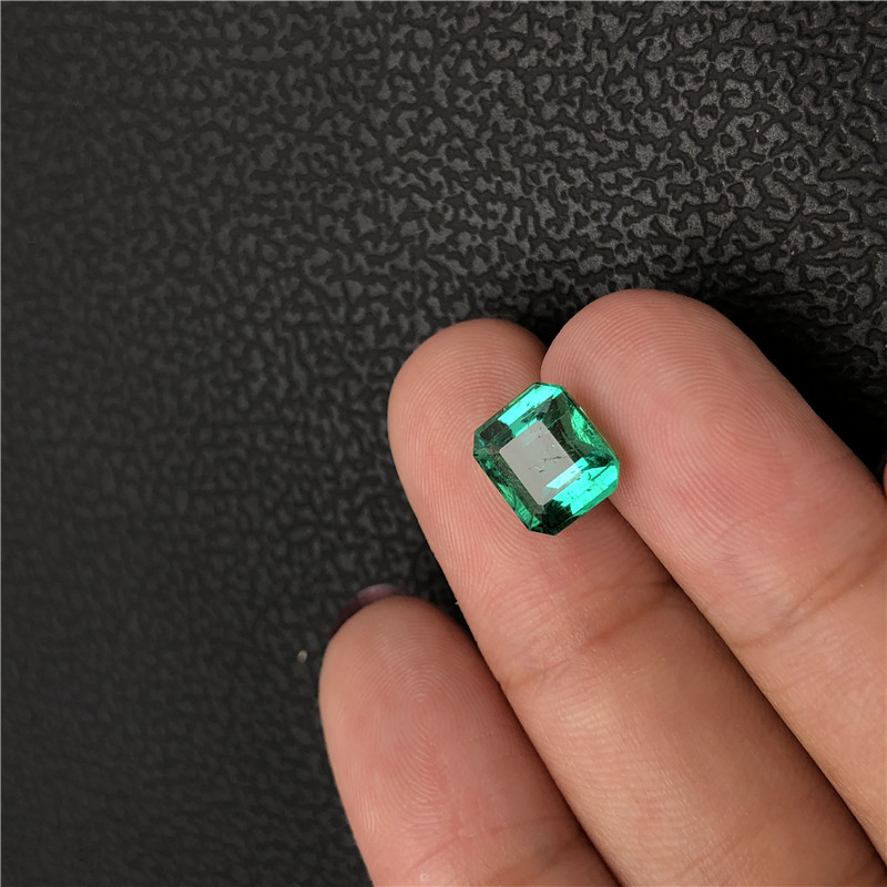 赞比亚祖母绿裸石 2.54ct GUILD Medium green Minor