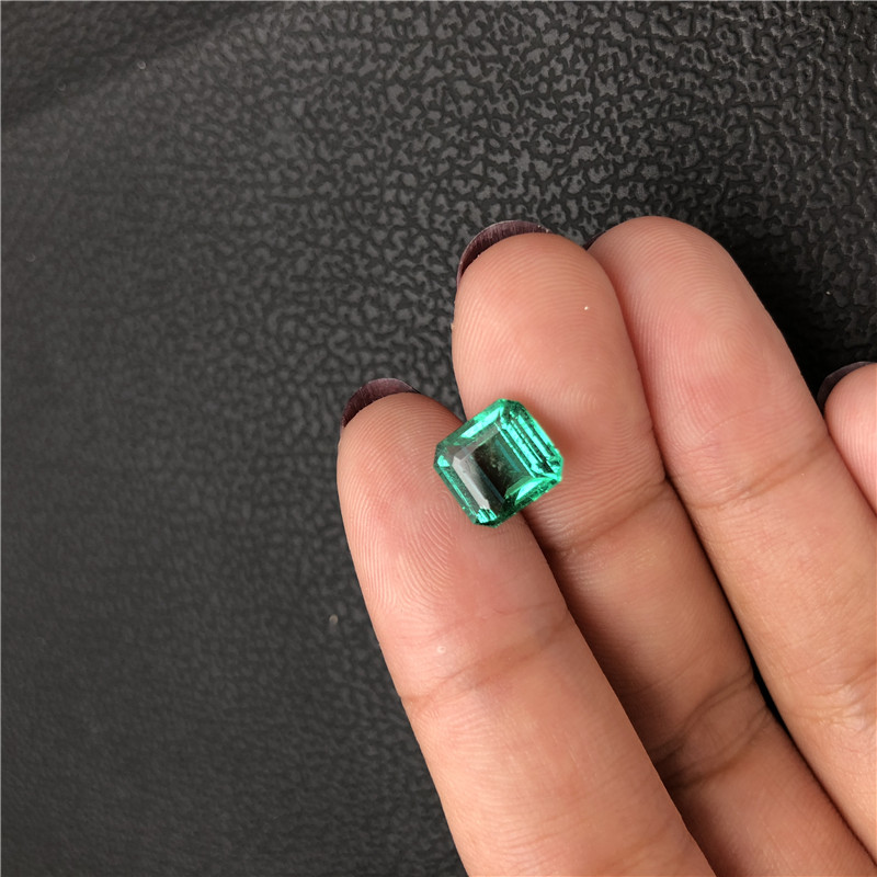 赞比亚祖母绿裸石 2.54ct GUILD Medium green Minor