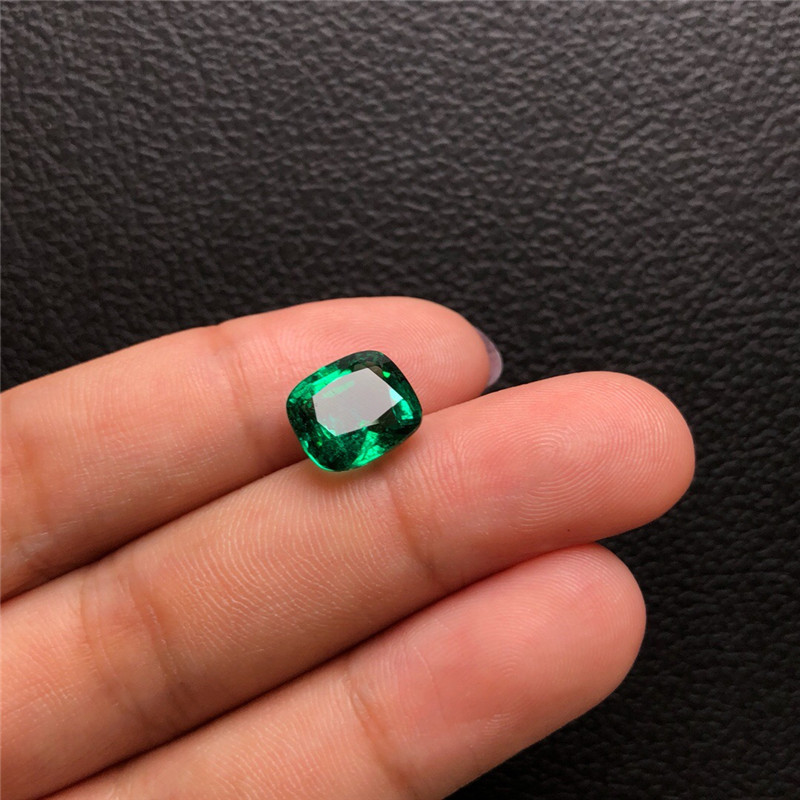 赞比亚祖母绿裸石 4.01ct GUILD vivid green None