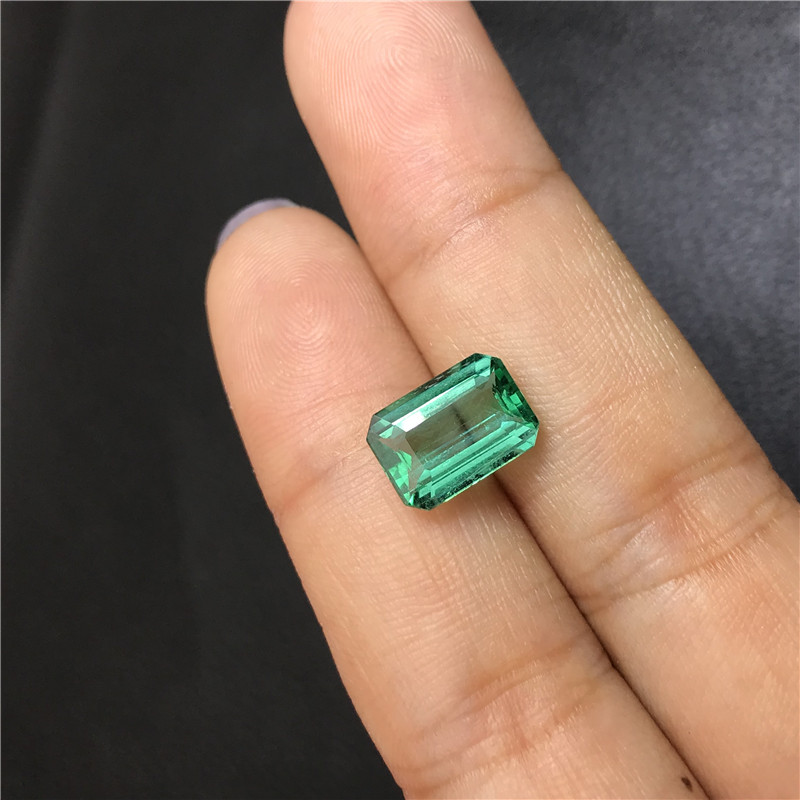 赞比亚祖母绿裸石 2.62ct GUILD Light green None