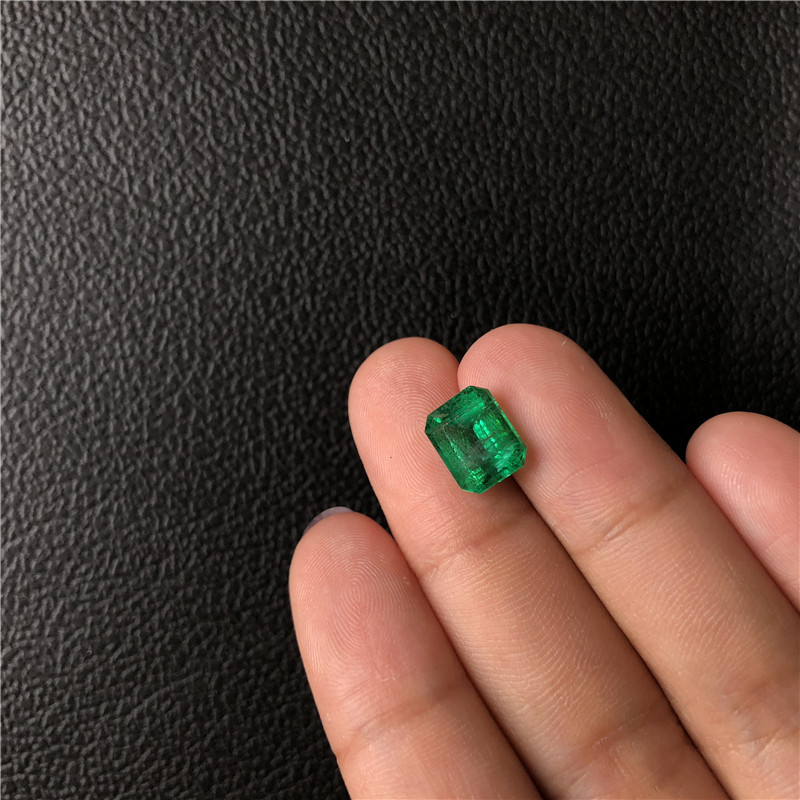 赞比亚祖母绿裸石 3.24ct GUILD Intense green Minor