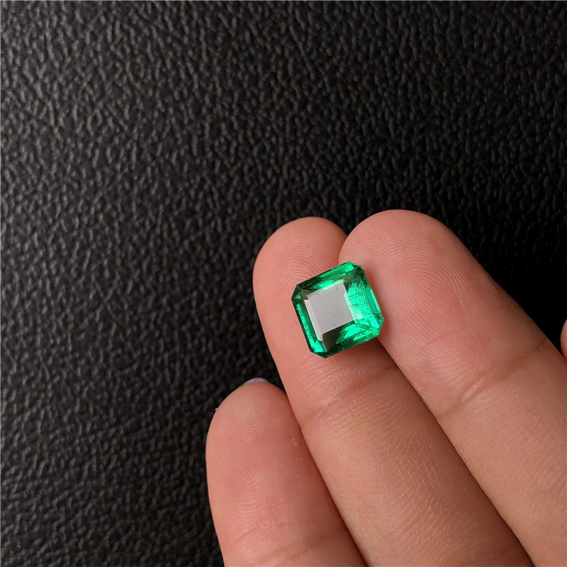 赞比亚祖母绿裸石 3.17ct GUILD Intense green Insignifican