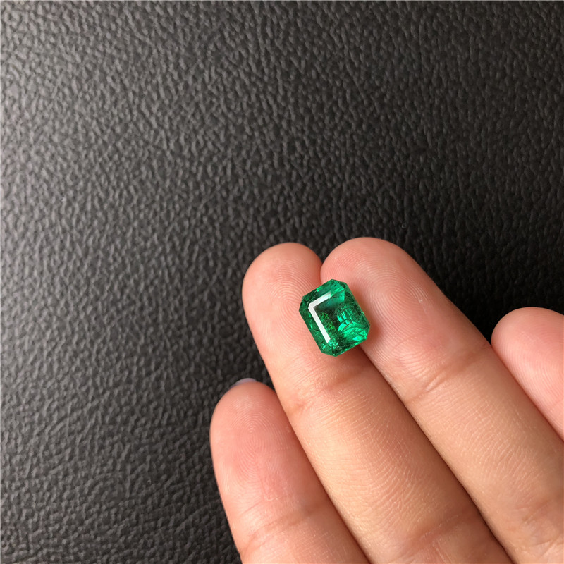 赞比亚祖母绿裸石 3.08ct GUILD vivid green Insignifican