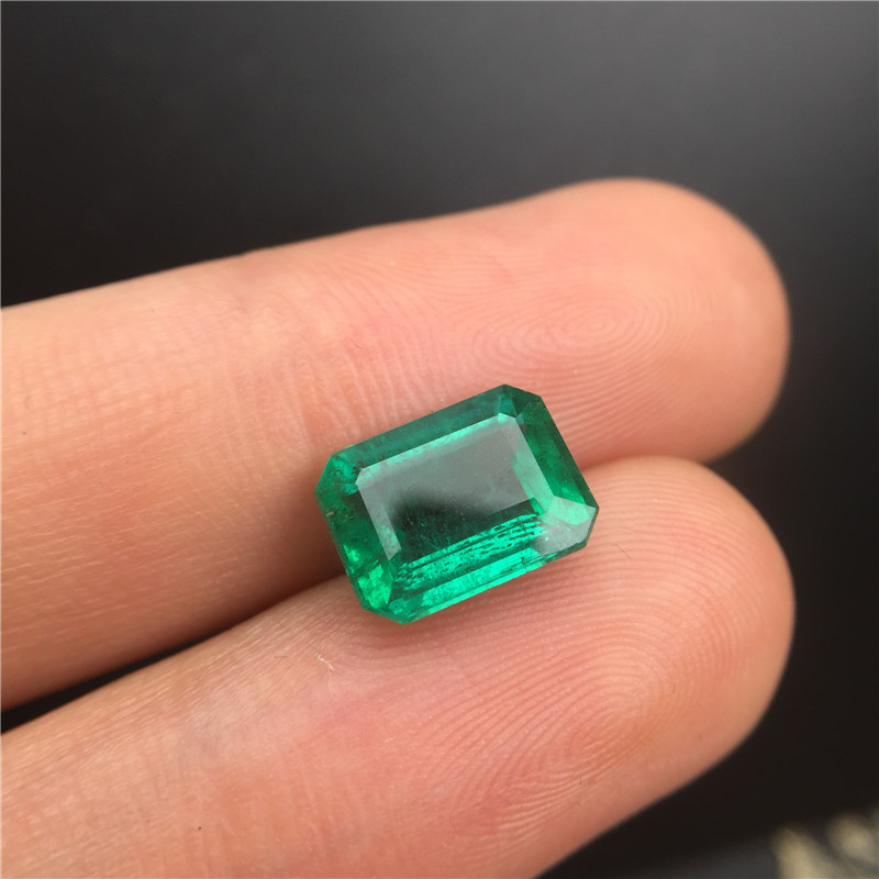 赞比亚祖母绿裸石 3.3ct GUILD Medium green Minor