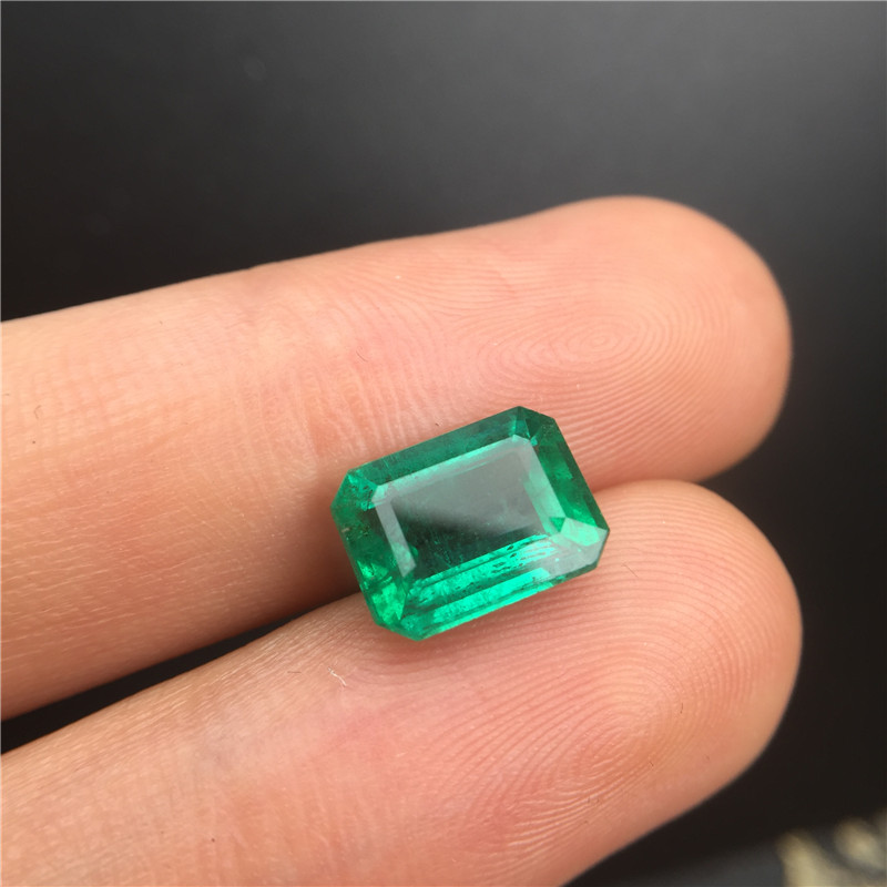 赞比亚祖母绿裸石 3.3ct GUILD Medium green Minor