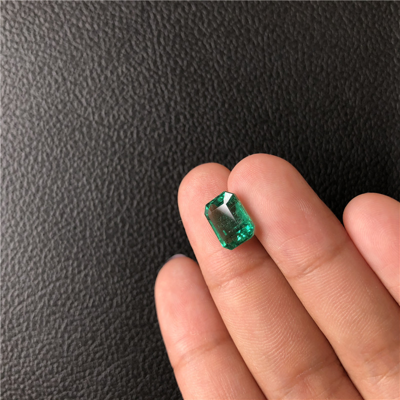 赞比亚祖母绿裸石 3.29ct GUILD Medium green Minor