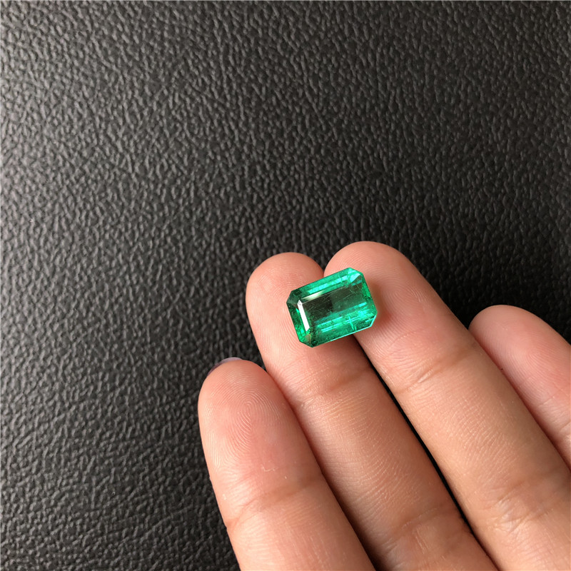 赞比亚祖母绿裸石 5.39ct GUILD vivid green Insignifican