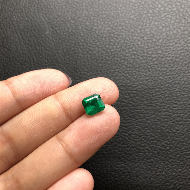 哥伦比亚祖母绿裸石 1.53ct GRS vivid muzo Insignifican