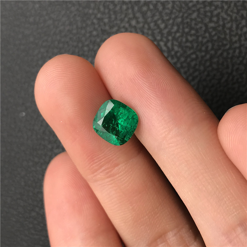 哥伦比亚祖母绿裸石 2.45ct GRS vivid green Minor-to-Moderate