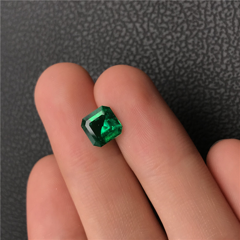 哥伦比亚祖母绿裸石 1.68ct GRS vivid muzo Insignifican