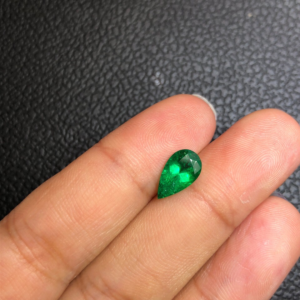 哥伦比亚祖母绿裸石 1.31ct GRS Intense To vivid green Minor