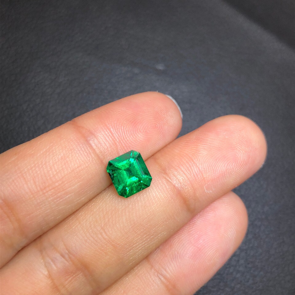 哥伦比亚祖母绿裸石 1.45ct GRS vivid muzo Minor