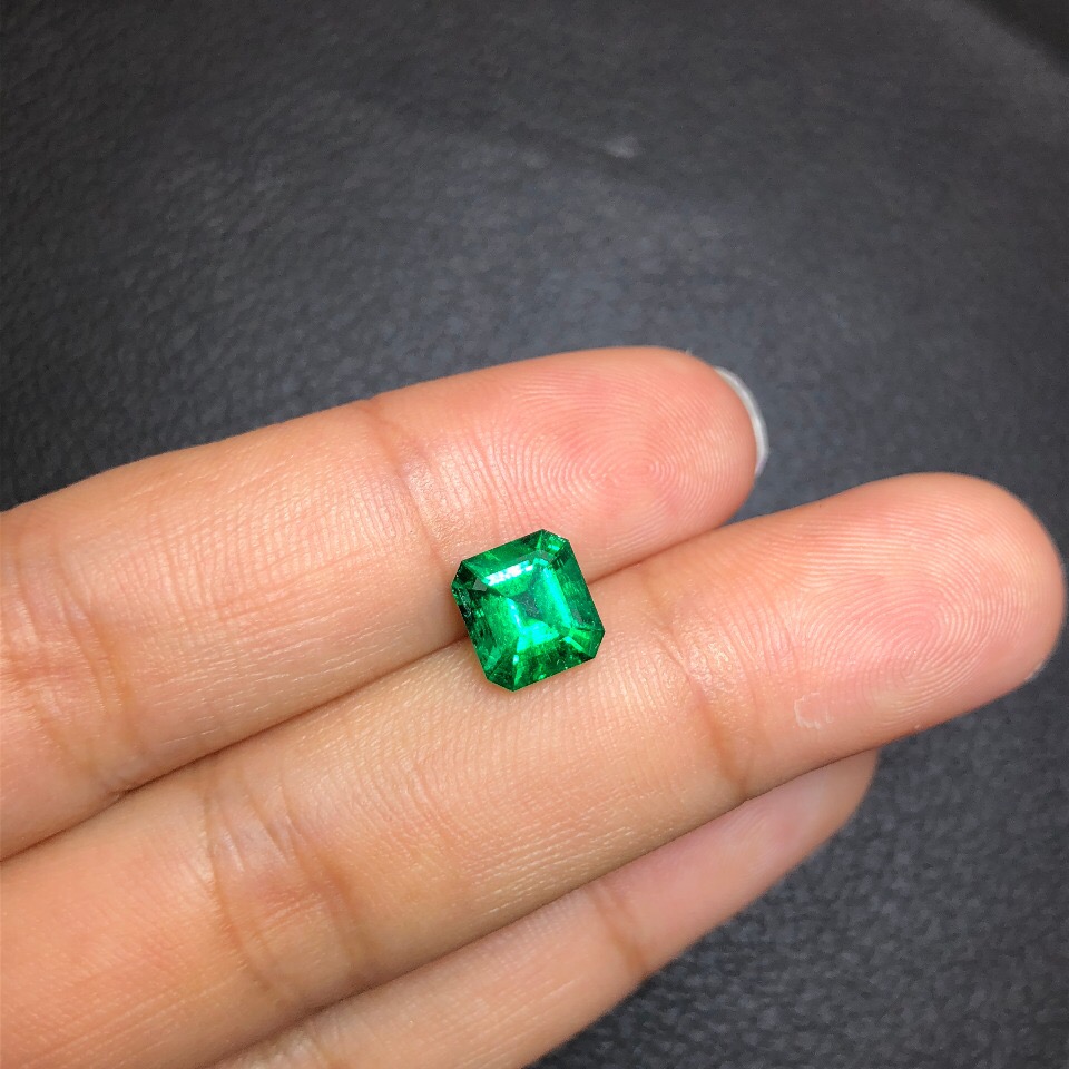 哥伦比亚祖母绿裸石 1.45ct GRS vivid muzo Minor