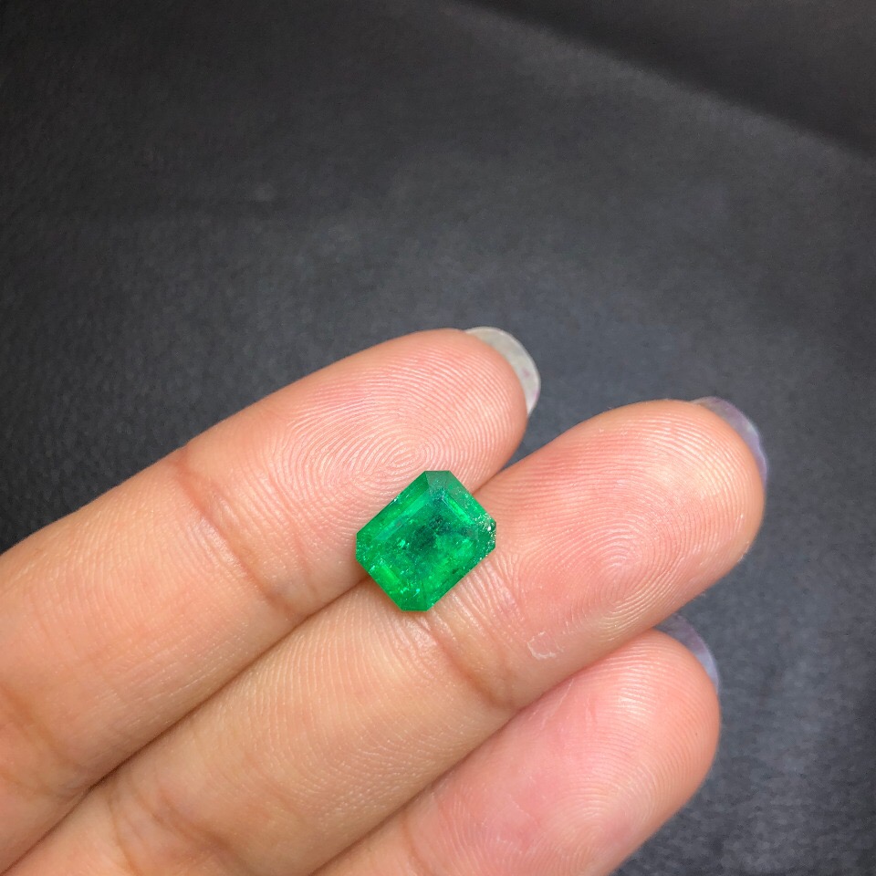 哥伦比亚祖母绿裸石 1.53ct GRS vivid green Minor-to-Moderate