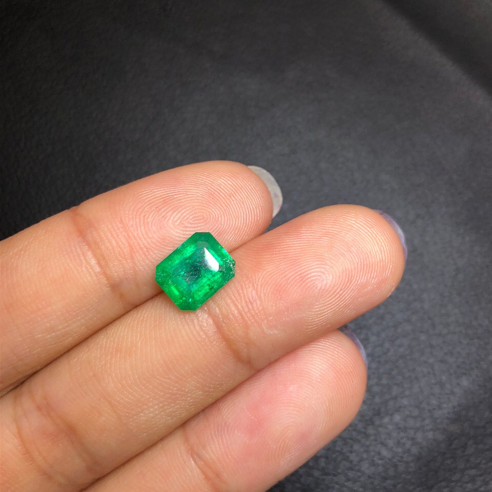 哥伦比亚祖母绿裸石 1.53ct GRS vivid green Minor-to-Moderate