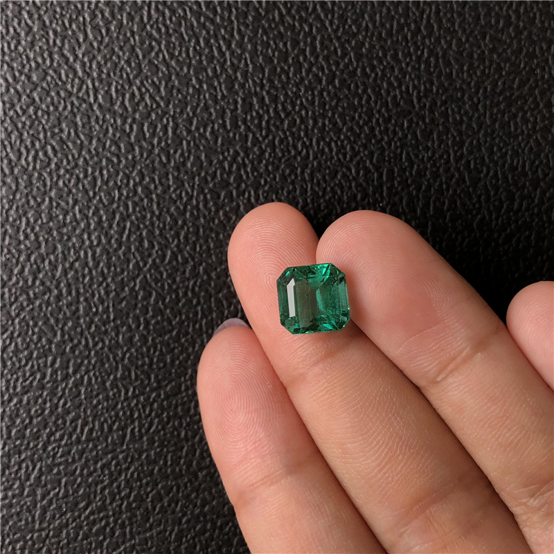 赞比亚祖母绿裸石 3.58ct GUILD Intense green Insignifican