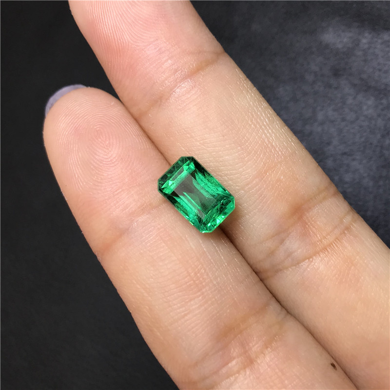 赞比亚祖母绿裸石 2.56ct GUILD Intense green Minor