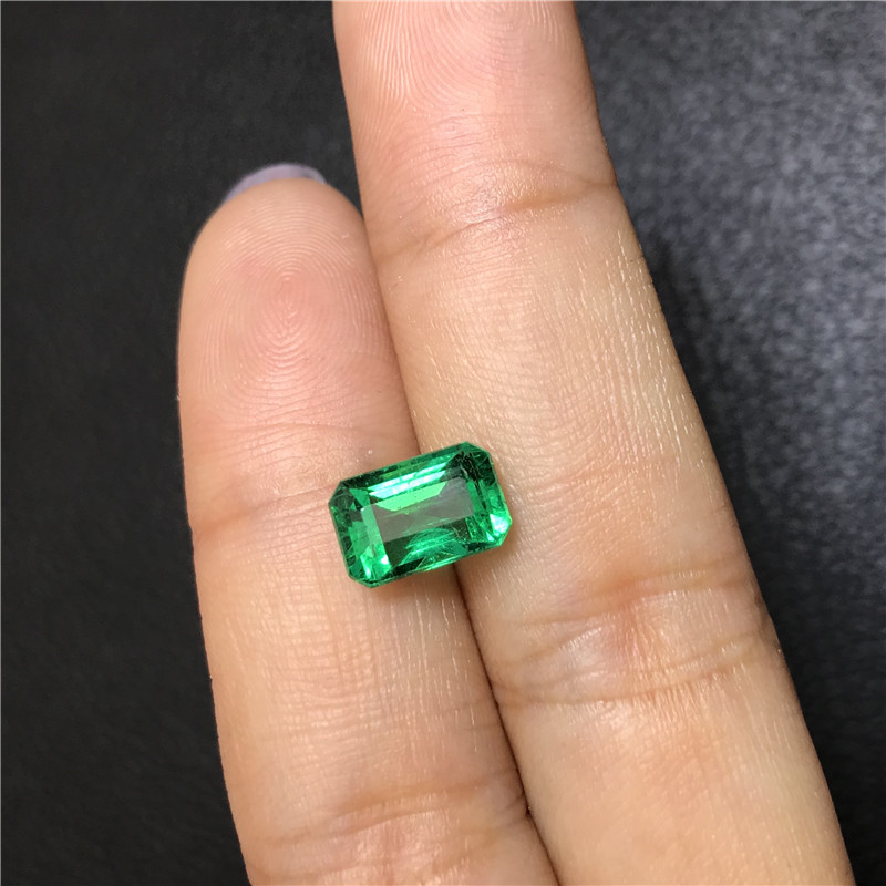 赞比亚祖母绿裸石 2.56ct GUILD Intense green Minor