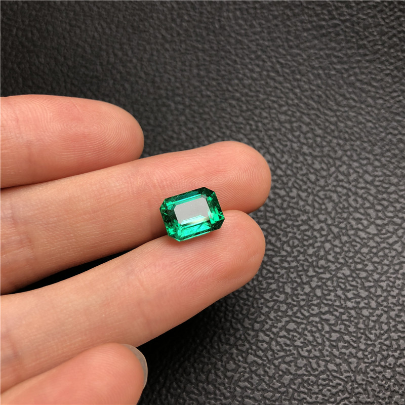 赞比亚祖母绿裸石 3.72ct GRS vivid green Minor