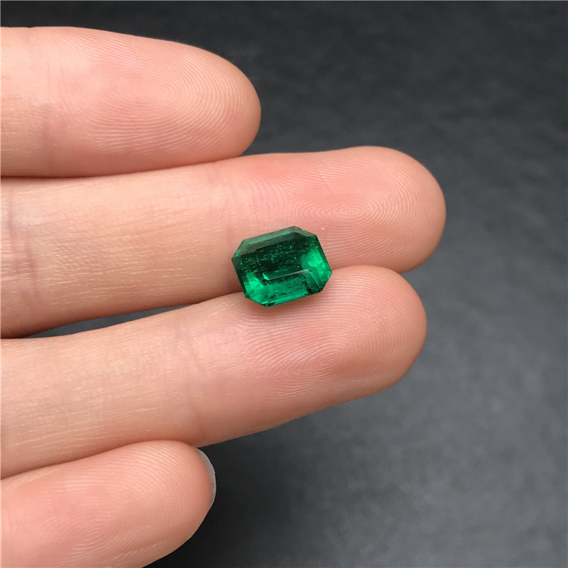 哥伦比亚祖母绿裸石 3.07ct GRS vivid muzo Minor