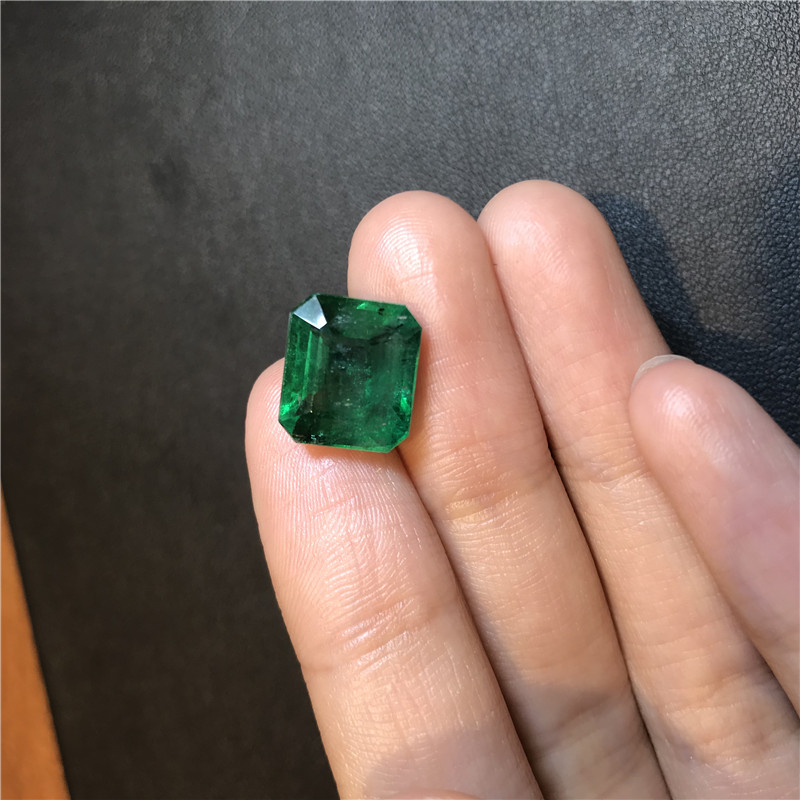 赞比亚祖母绿裸石 6.93ct