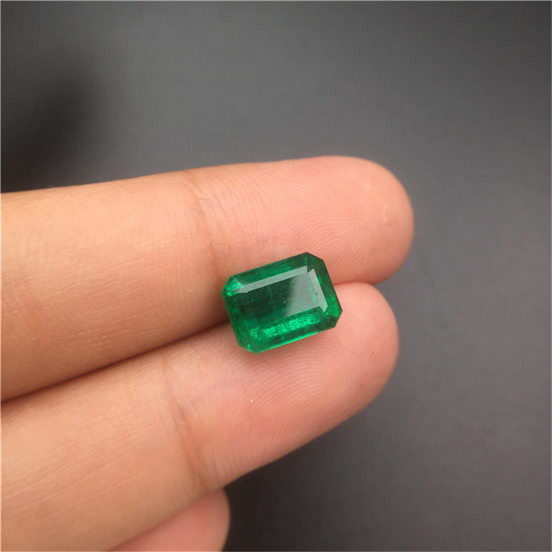 赞比亚祖母绿裸石 3.15ct Vivid Green Minor