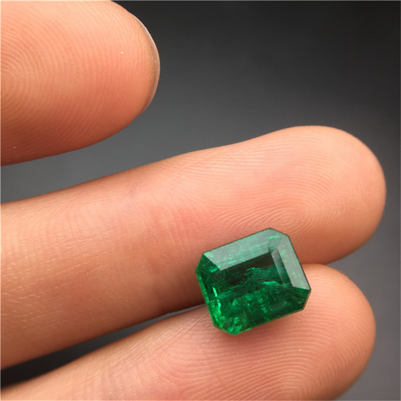 赞比亚祖母绿裸石 3.13ct Intense Green Minor