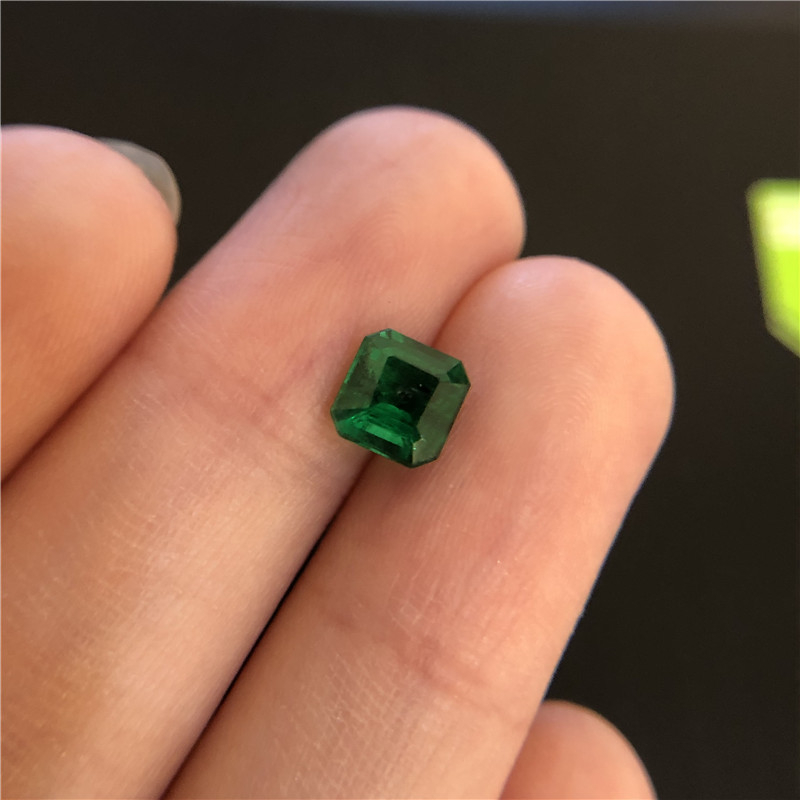 赞比亚祖母绿裸石 1.17ct Verdant Green Minor