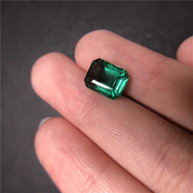 赞比亚祖母绿裸石 2.75ct Intense Green Insignificant