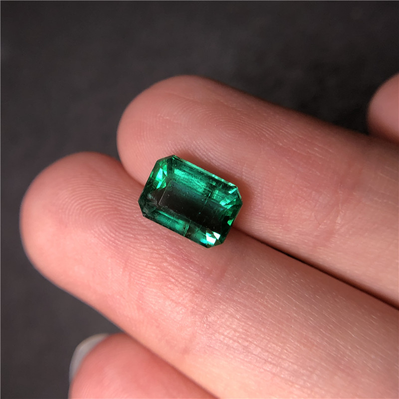 赞比亚祖母绿裸石 2.18ct Intense Green Insignificant