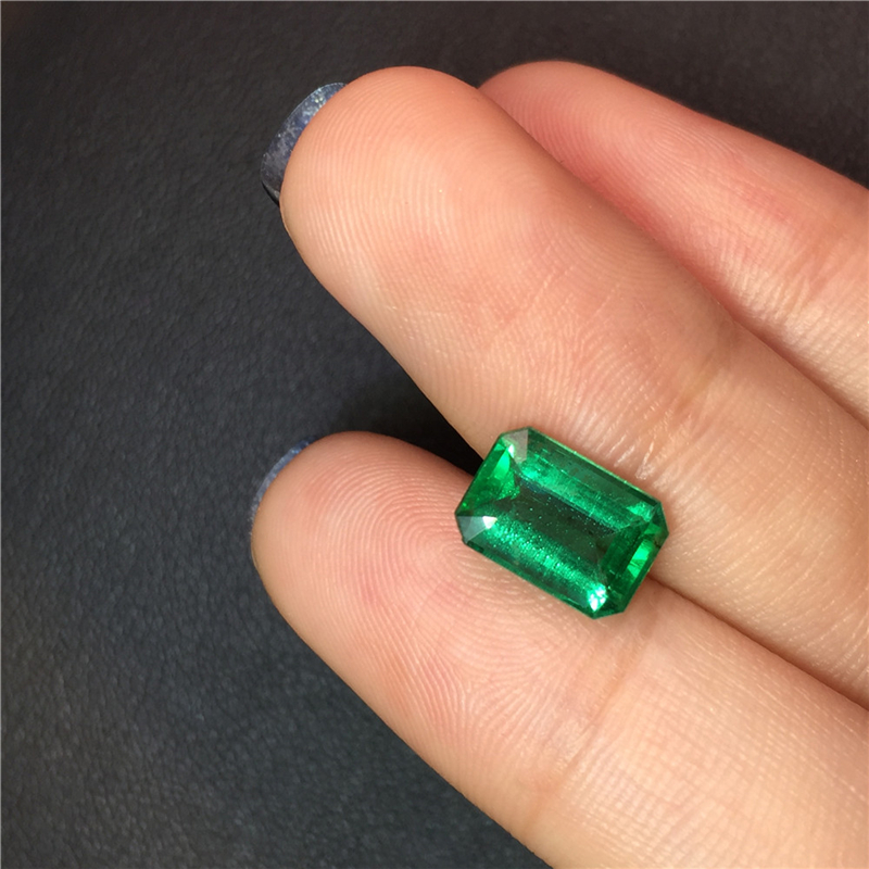 赞比亚祖母绿裸石 2.26ct Medium Green Insignificant