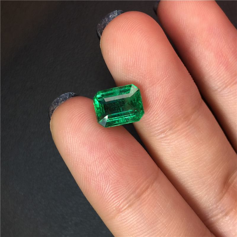 赞比亚祖母绿裸石 2.58ct Intense Green Minor