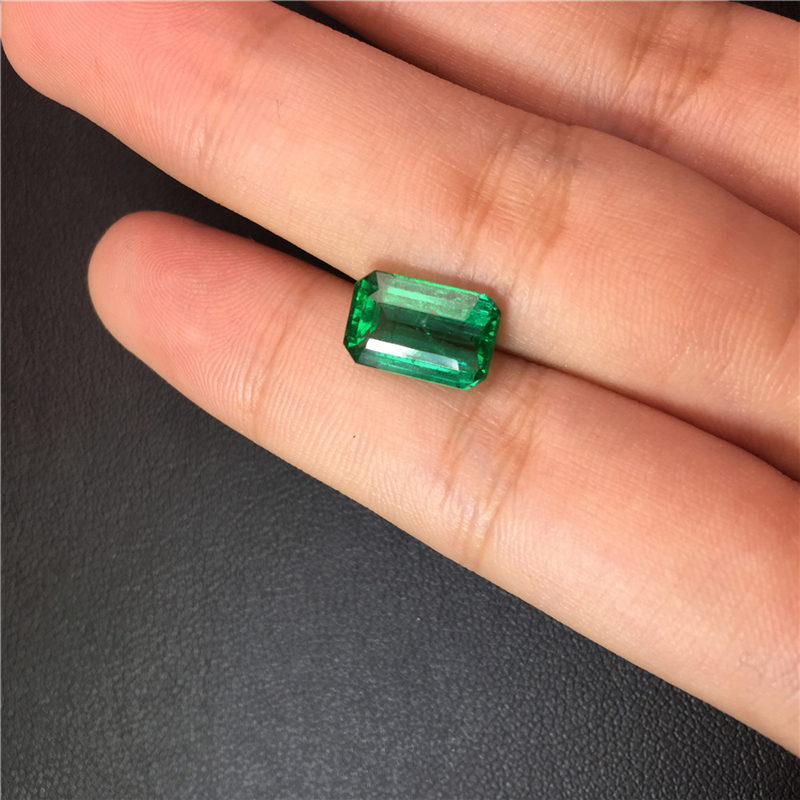 赞比亚祖母绿裸石 2.69ct Intense Green Insignificant