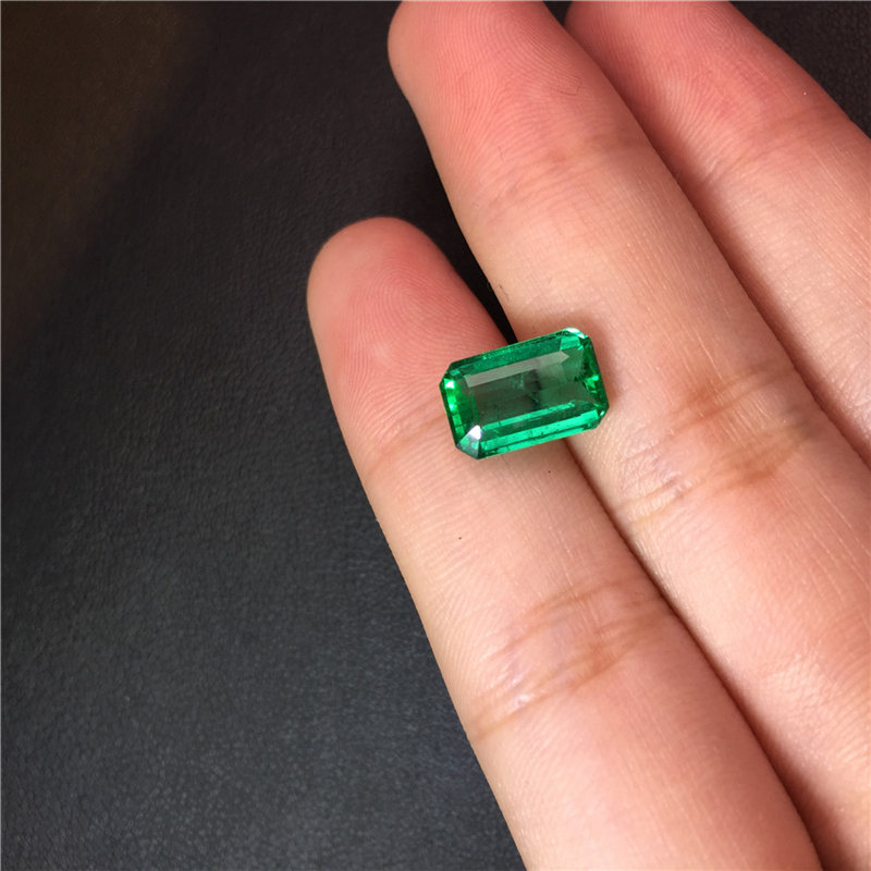 赞比亚祖母绿裸石 2.69ct Intense Green Insignificant