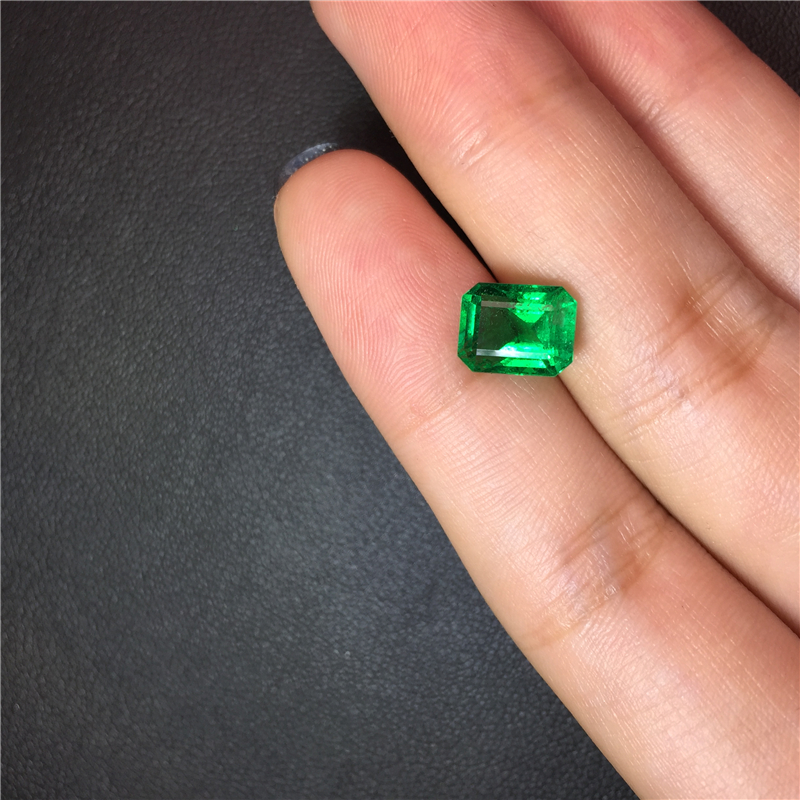 赞比亚祖母绿裸石 2.79ct Intense Green Insignificant