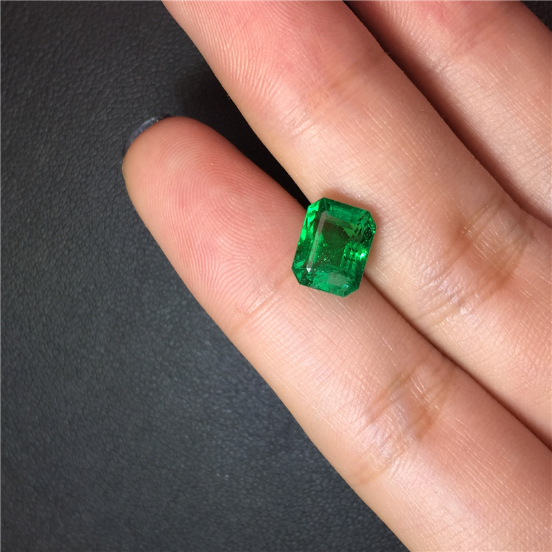 赞比亚祖母绿裸石 2.79ct Intense Green Insignificant