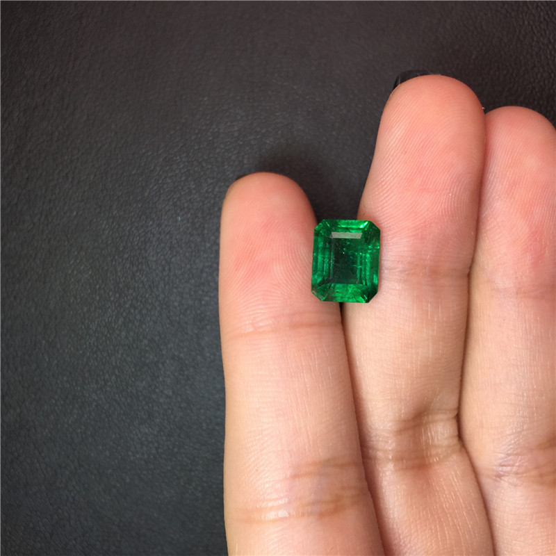 赞比亚祖母绿裸石 2.98ct Intense Green Insignificant