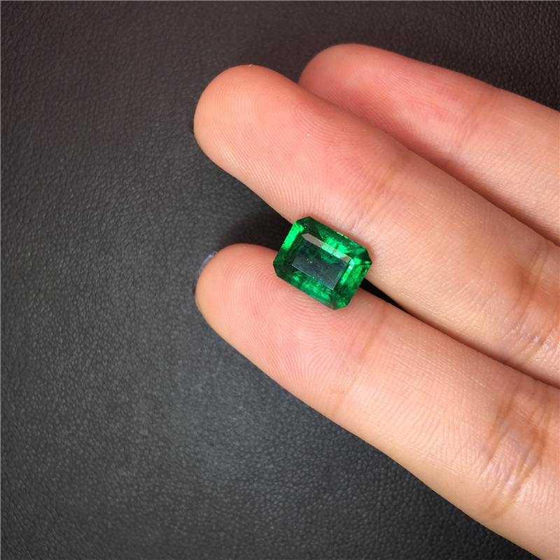 赞比亚祖母绿裸石 2.98ct Intense Green Insignificant