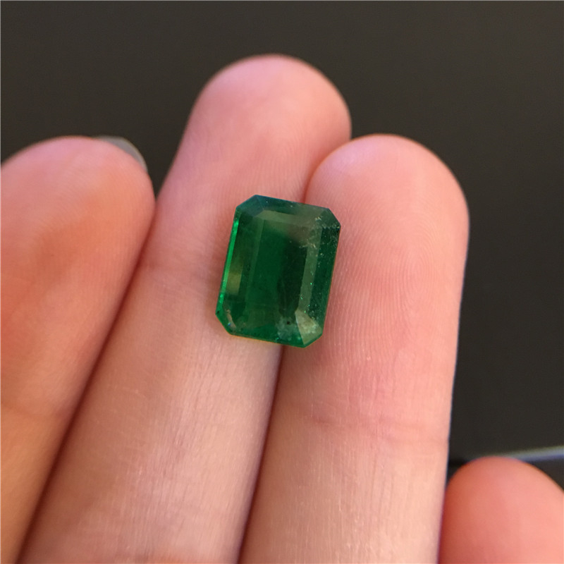 赞比亚祖母绿裸石 3.36ct Vivid Green Minor