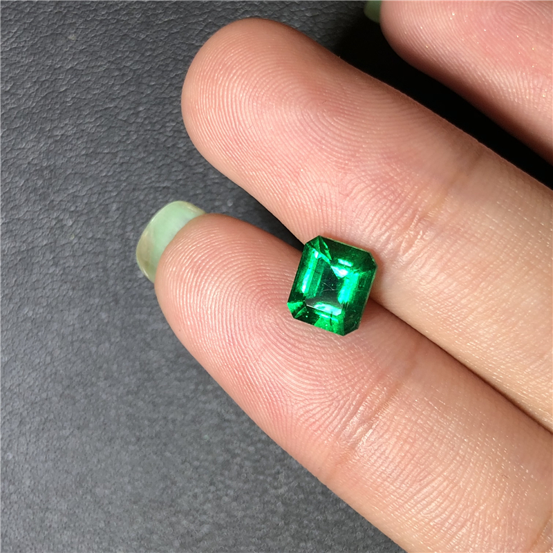 哥伦比亚祖母绿裸石 1.12ct Vivid Muzo Green Minor